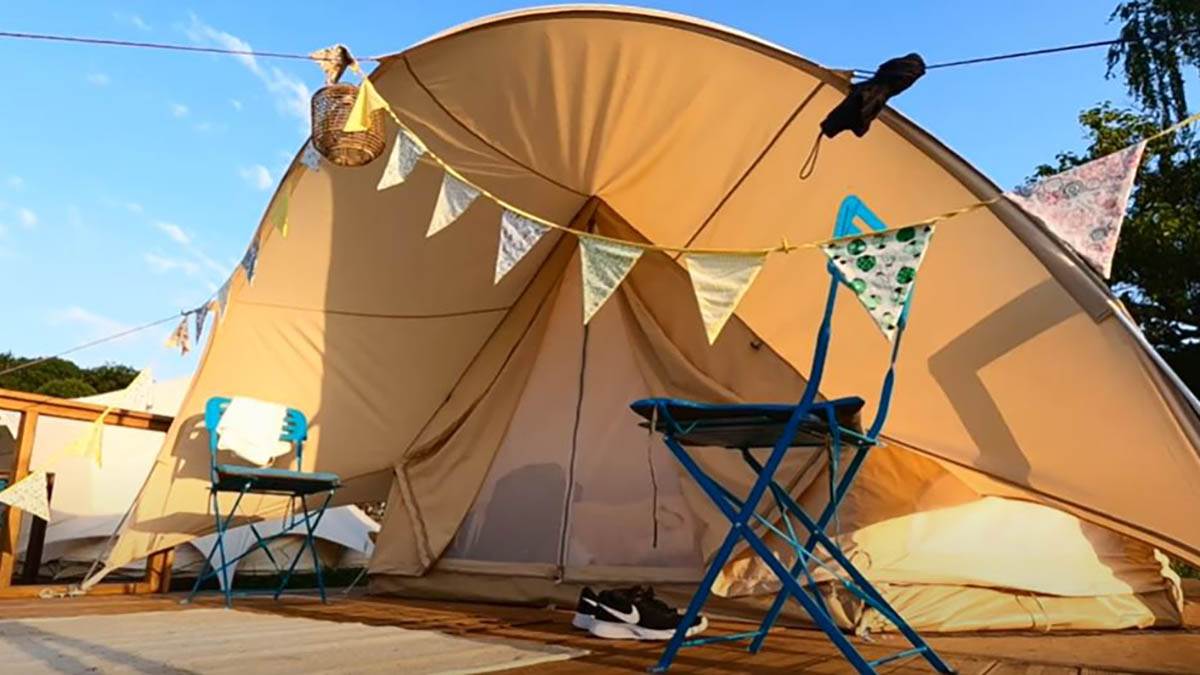  Ljetnji kamp u francuskom selu samo za žene postao je viralan 