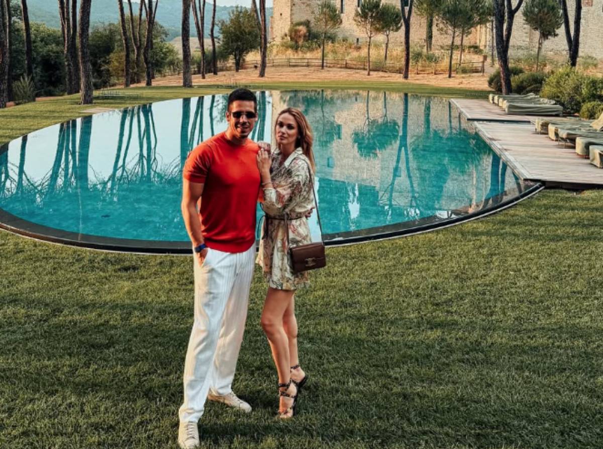  Toskana za 4.000 eura po noći: Nikola Rokvić i Bojana Barović uživaju u luksuzu koji ostavlja bez da 