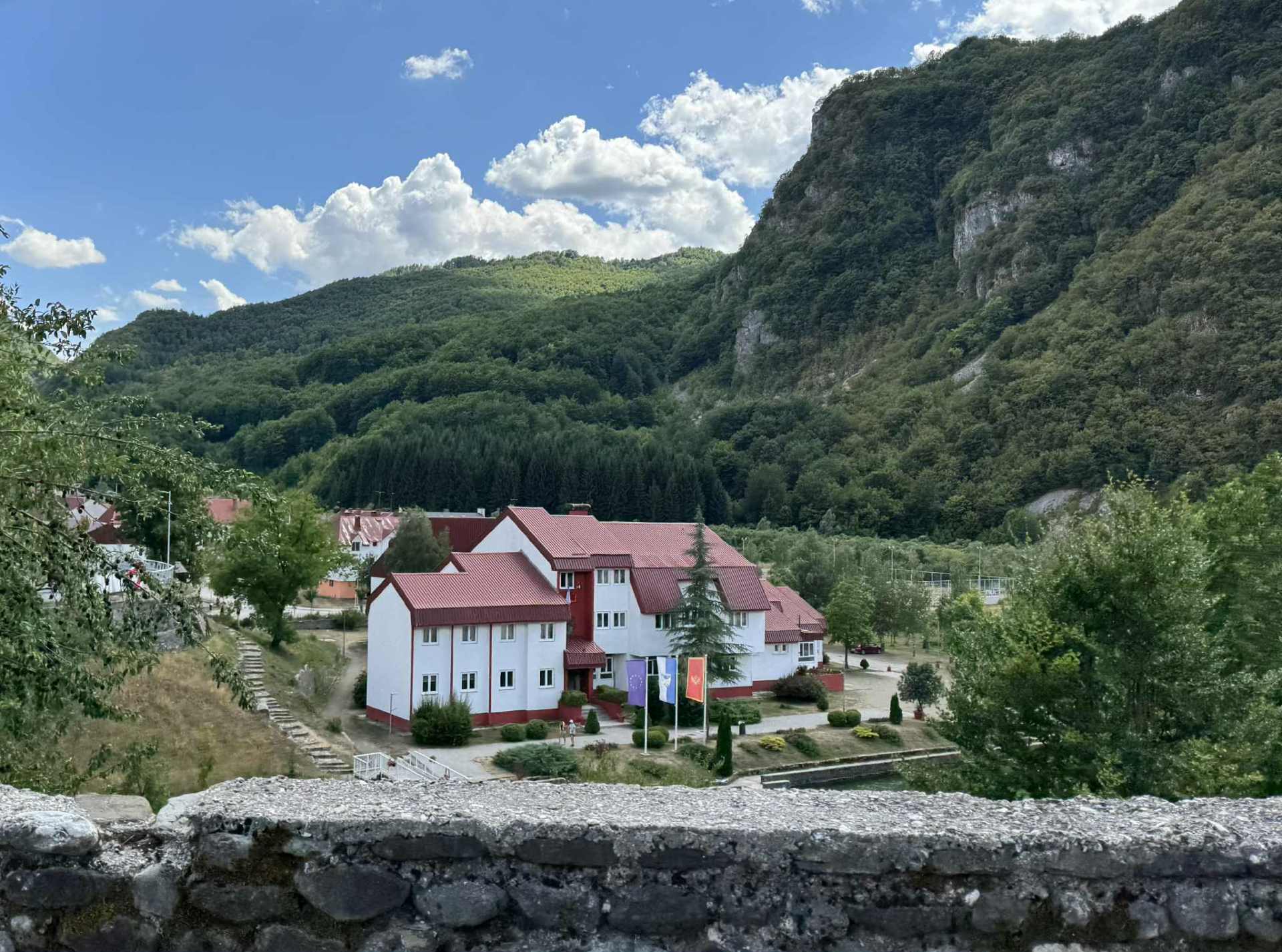  Ozbiljna situacija u Komarnici: bezbjednost građana prioritet 