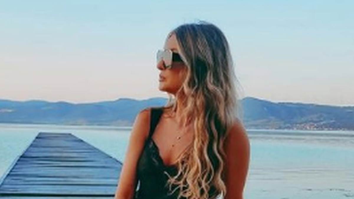  Sanja Ćulibrk ovih dana uživa u ljetnjem odmoru na crnogorskom primorju 