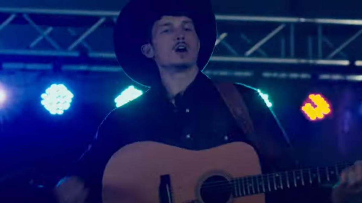  Majka muzičke zvijezde izbodena na smrt u svom domu: Detalji dvostrukog ubistva i stravične provale potresli svijet 