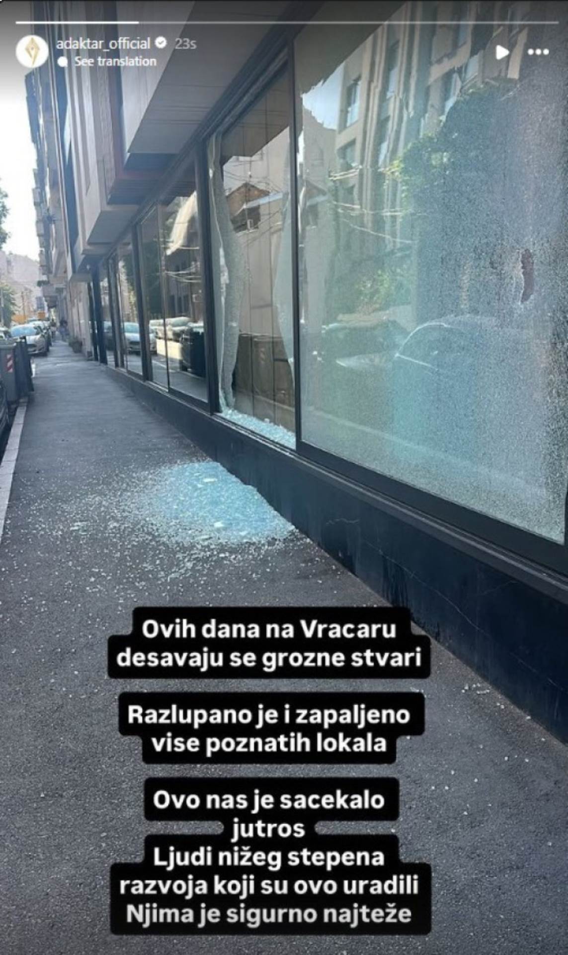  Razbijen izlog na lokalu Adama Adaktara 