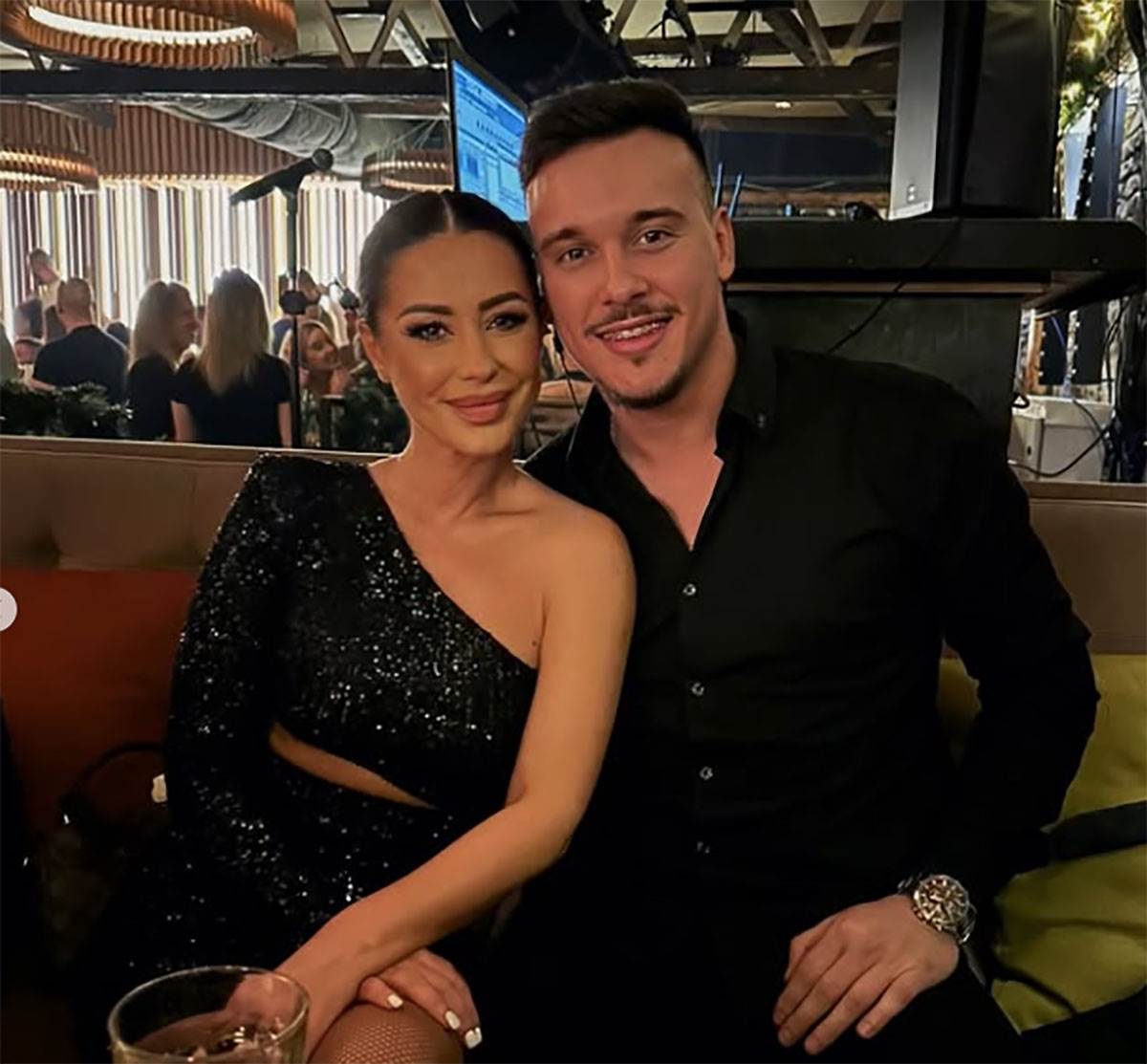  Aleksandra Bursać objavila sliku u osmom mjesecu trudnoće 