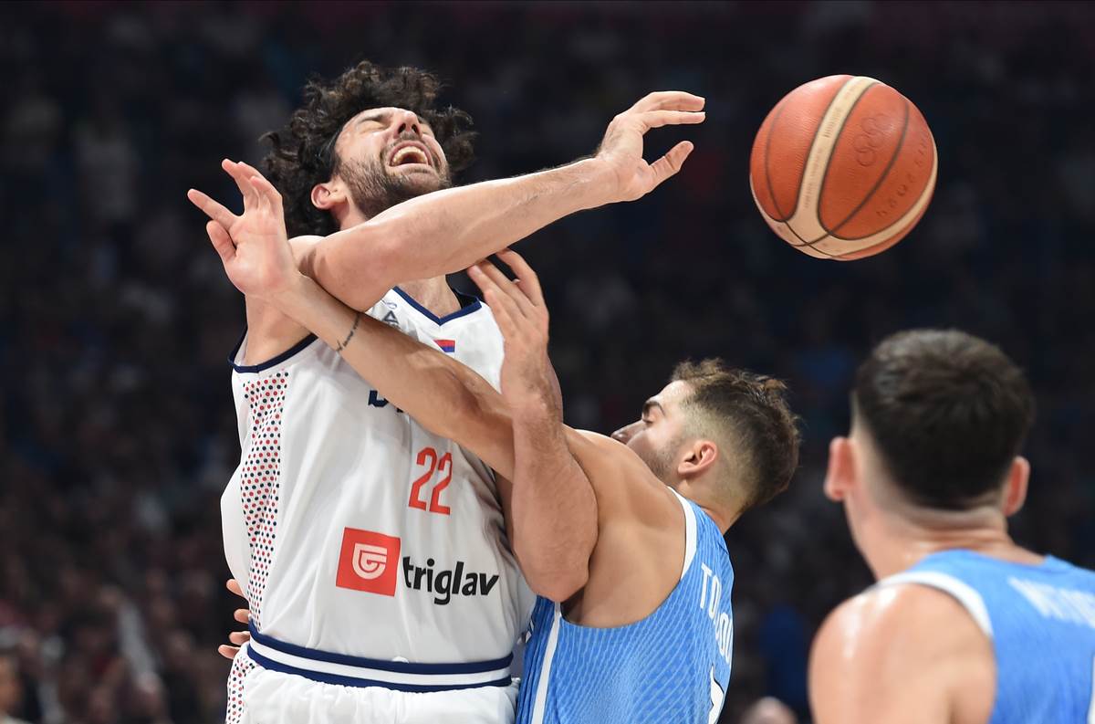  Micić dobio jasnu poruku iz Hapoela: Presjekli usred krize i priče o otkazima 