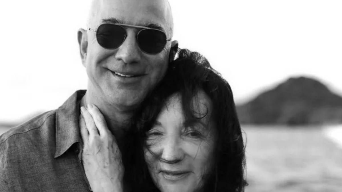  Preminula Bezosova majka 