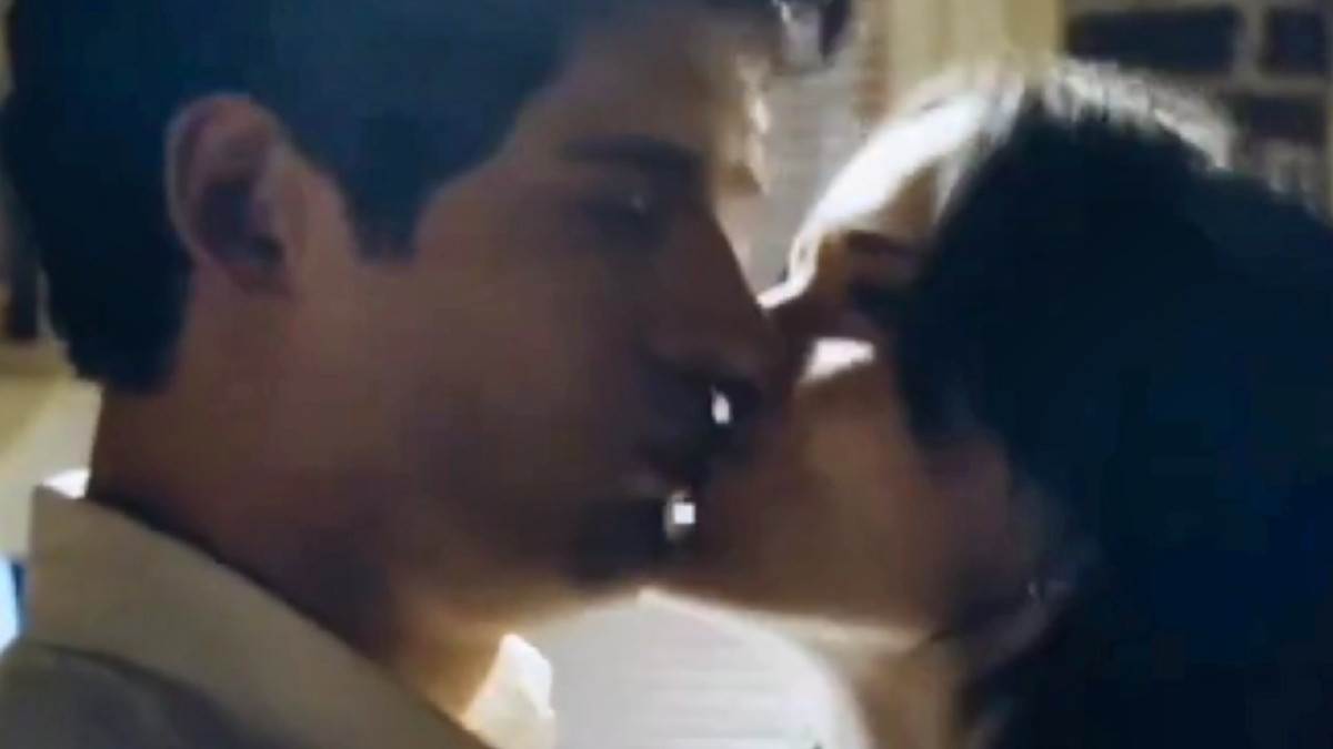  Zvijezde "Supermana" nastavile da se ljube na setu nakon završetka snimanja scene 