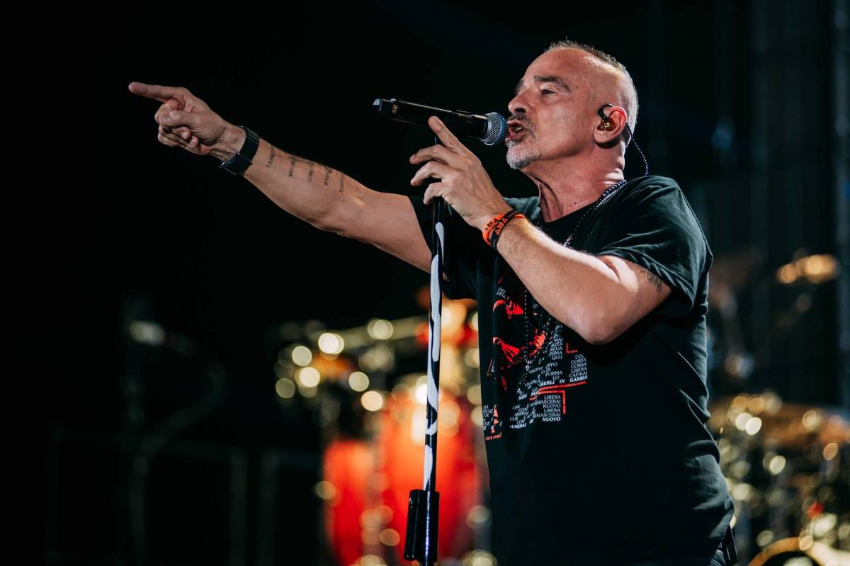  Eros Ramacoti je odlijepio za ovom srpskom ljepoticom 