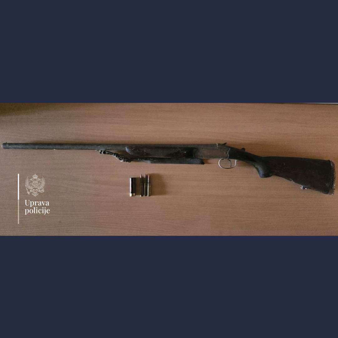  Uhapšen osumnjičeni za nasilje u porodici, kod kojeg je pronađenapuška u ilegalnom posjedu 