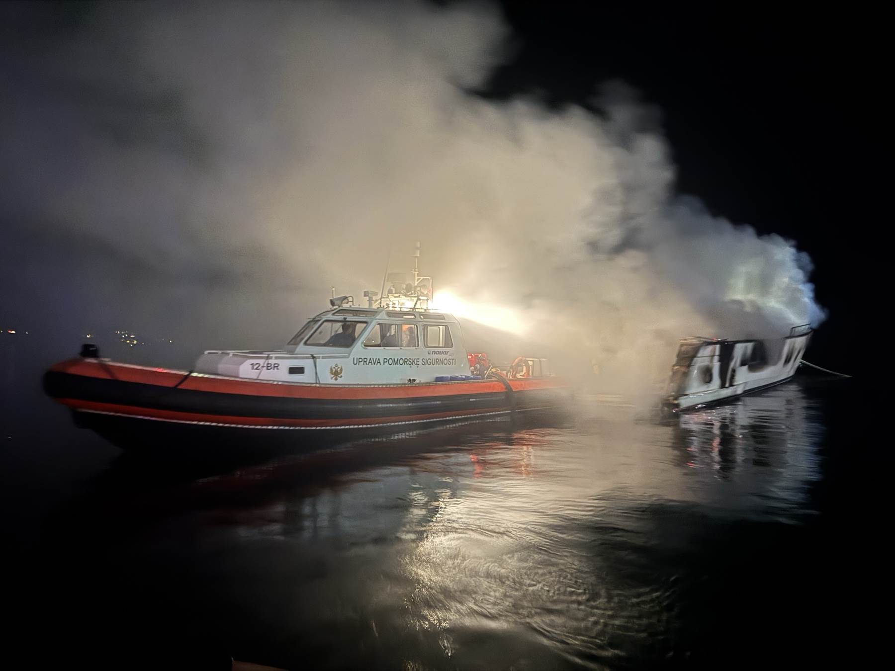  Upsul gašenje požara na jahti 