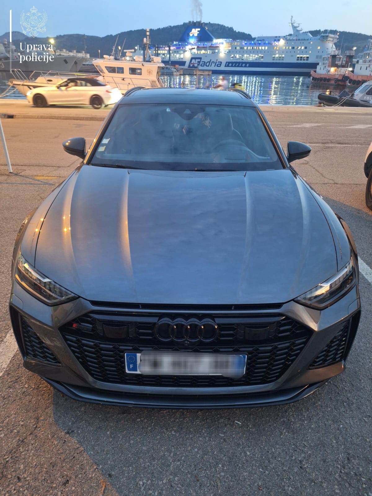  Na graničnim prelazima oduzeta dva automobila 