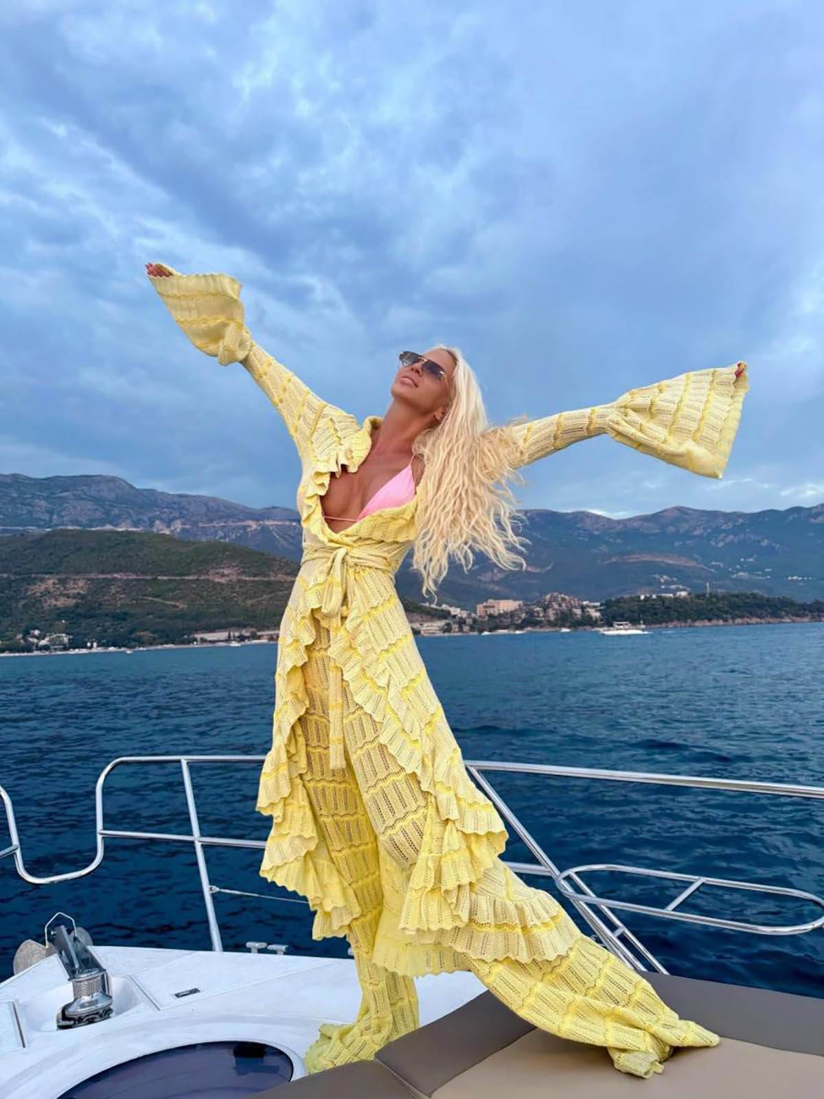  Ovo su braća Jelene Karleuše: Postoji samo 1 zajednička fotografija, a evo u kakvim su odnosima 