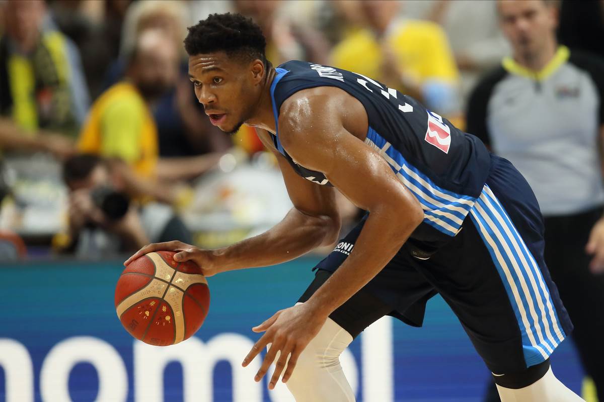  Košarkaški savez Grčke oglasio se zbog priča o odsustvu Janisa Adetokumba 