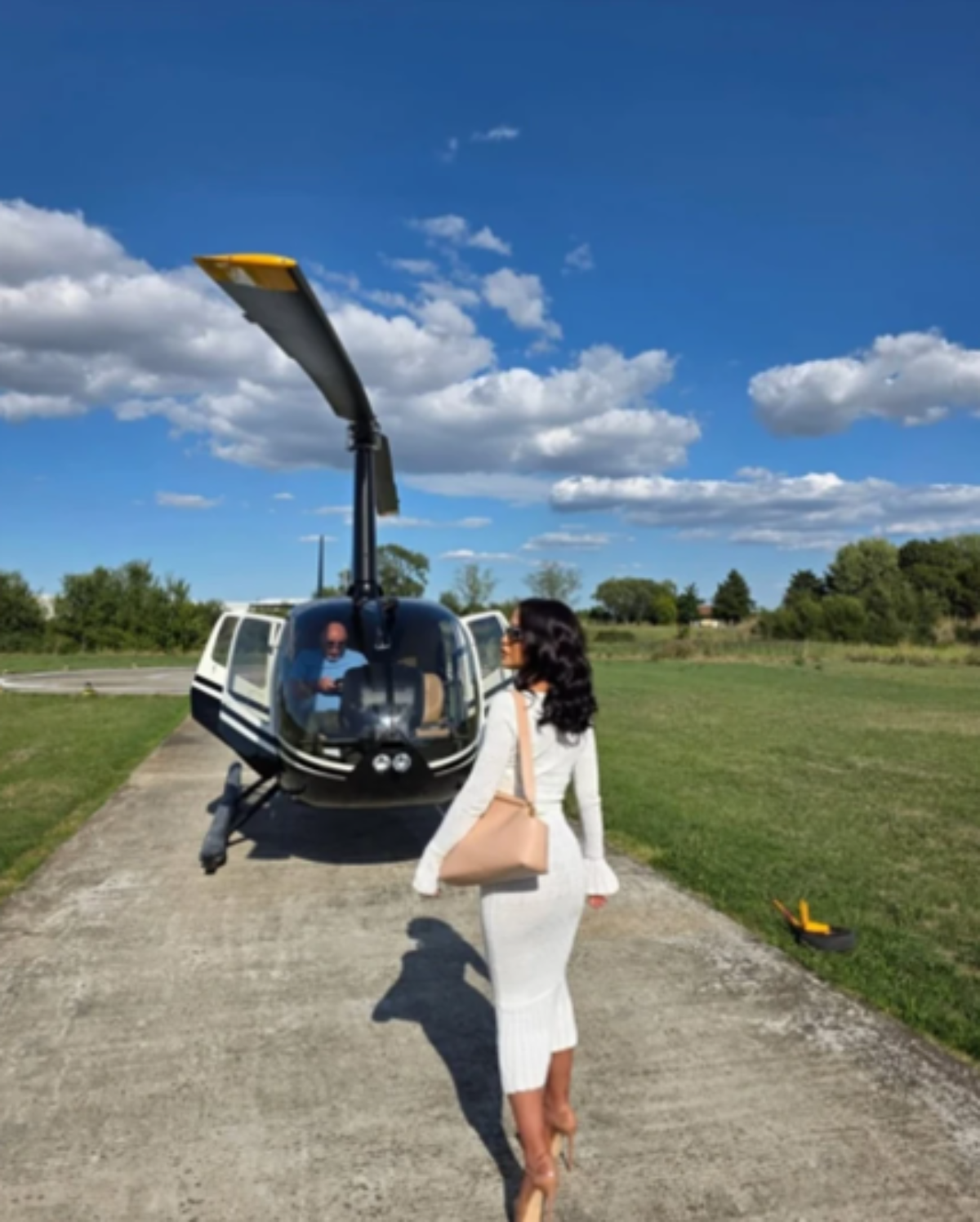  Pjevačica dobila nesvakidašnji poziv, pa se pohvalila: U ruci 2.500 eura, a tek kad vidite pogled 