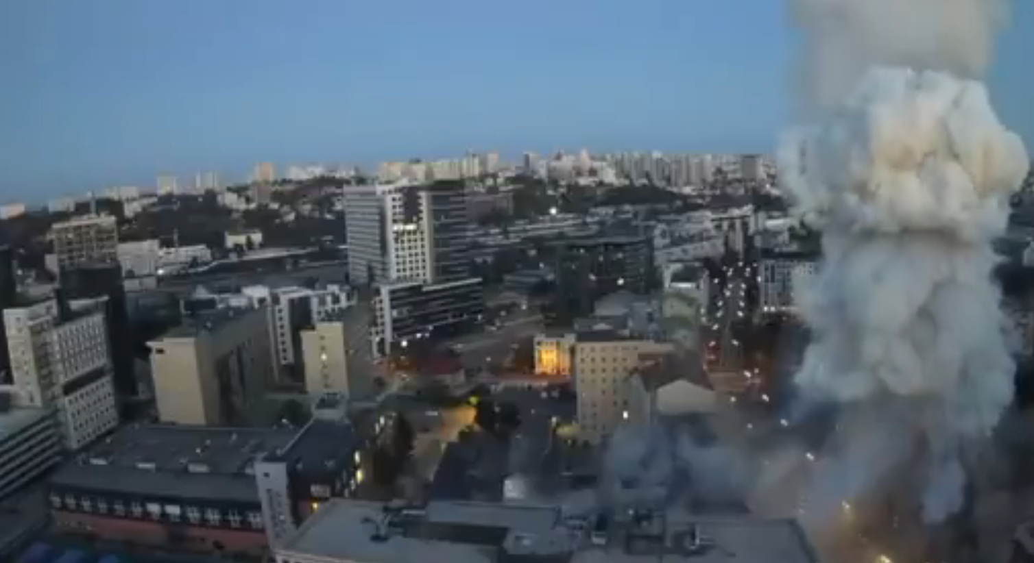  Rakete padaju po civilima, broje se mrtvi: Novi jezivi snimak ruskog napada na Kijev  