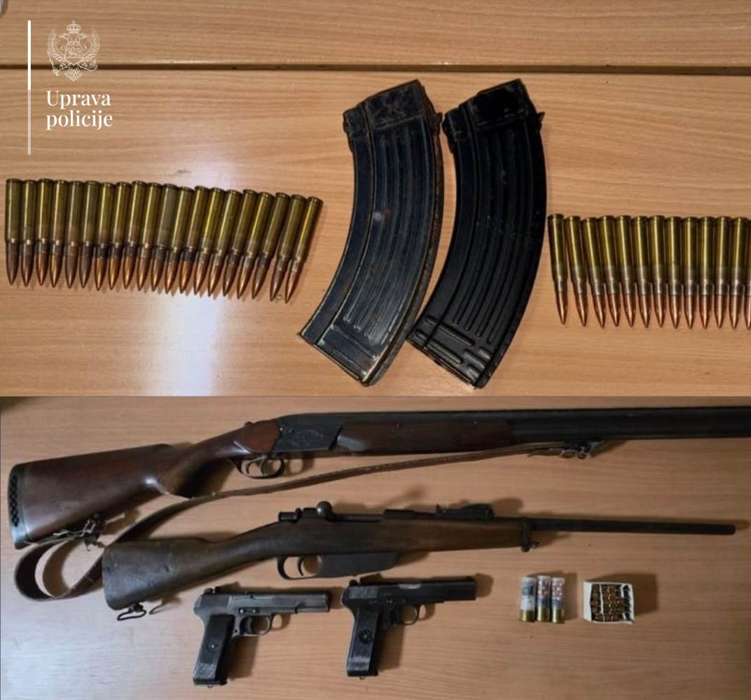  Pretresi u Nikšiću: Oduzete dvije puške, dva pištolja, okviri od automatske puške i municija 
