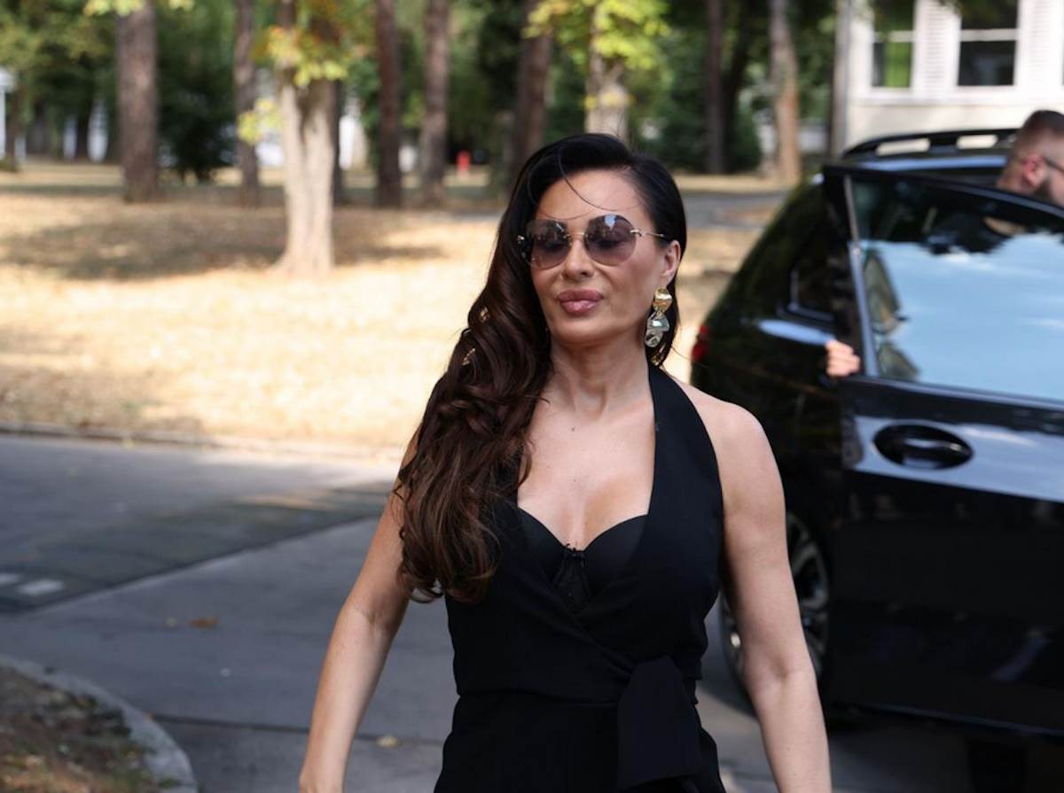  Ceca uživa u društvu bivše misice, koja je zbog prijetnji morala da napusti zemlju 