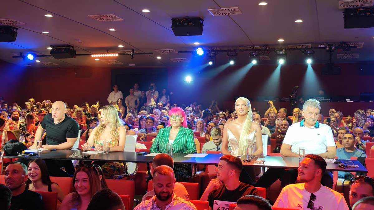  Karleuša tražila od Mitrovića da raskine ugovor 