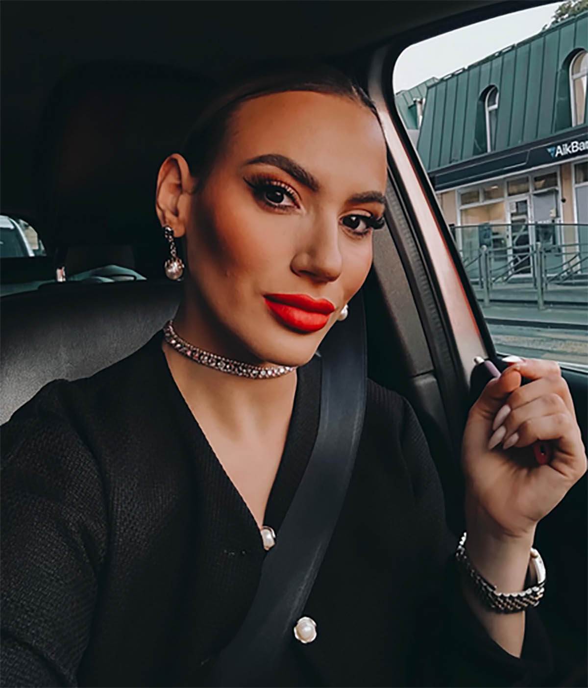  "Pokazala sam inspektoru snimke nasilja": Šok oglašavanje Kristine Spalević ispred policijske stanic 