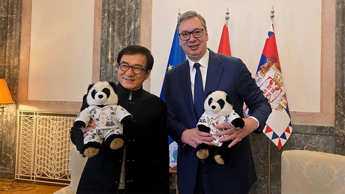  Vučić ugostio Džekija Čena u Beogradu: Filmska zvijezda stigla u Srbiju 