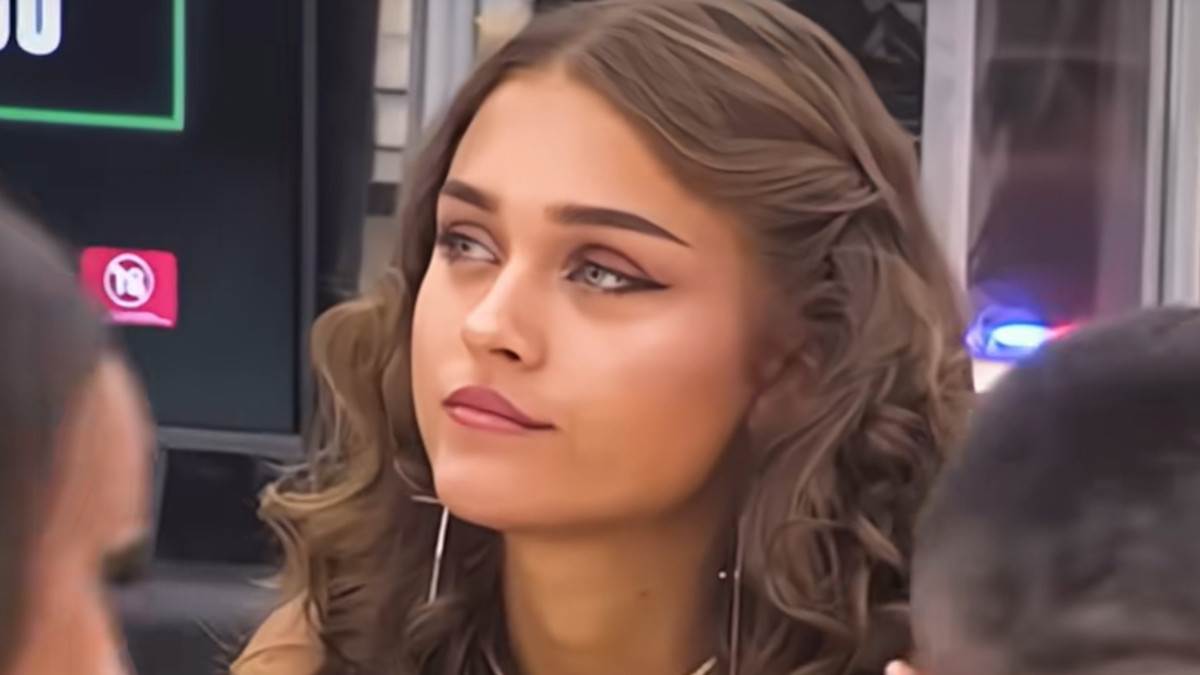  Šeta devojku na povocu kao kuče: Zgodna Ukrajinka iz Elite šokirala na mrežama, isplivao skandalozni 