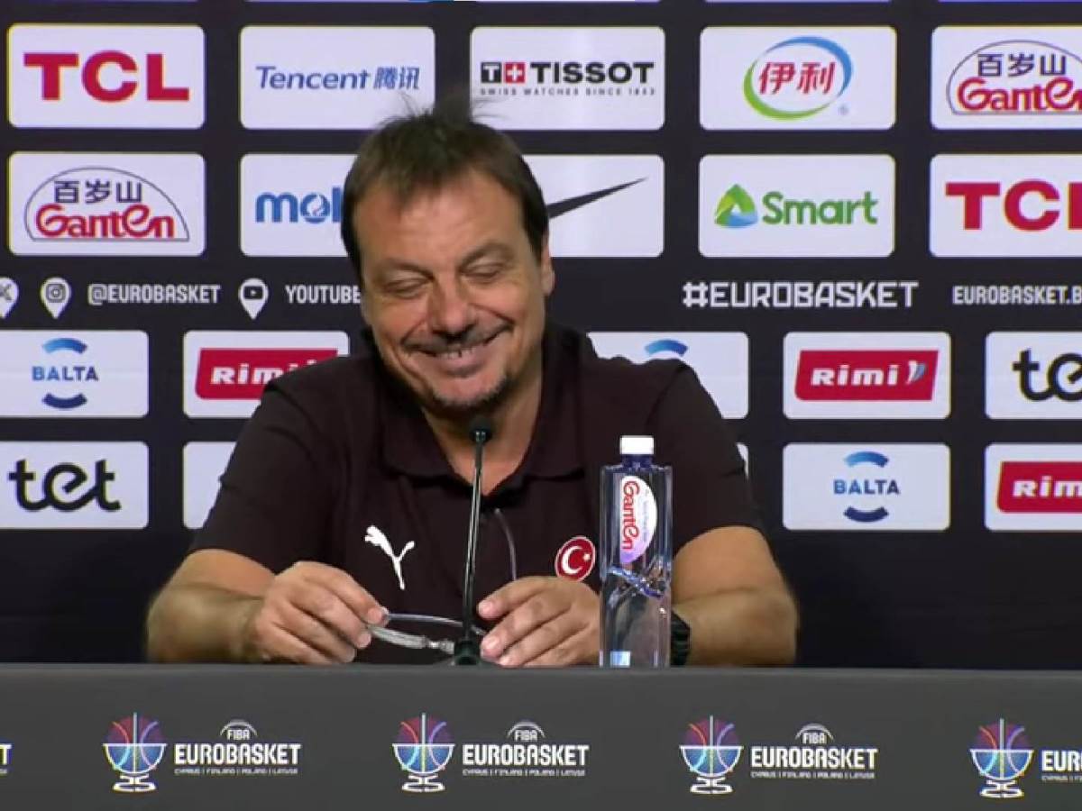  Ataman se smijao u lice novinarima na Eurobasketu 