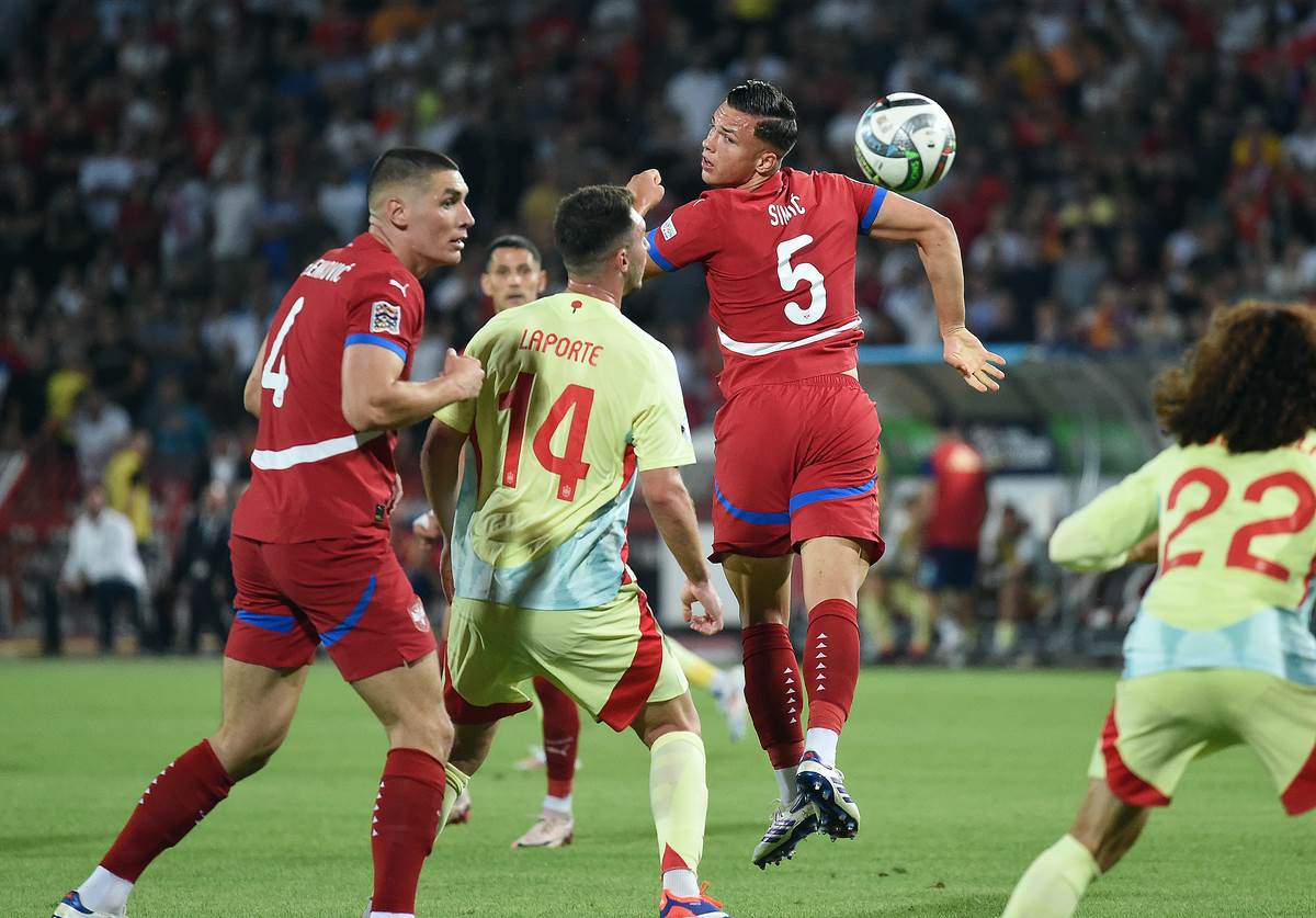  Fabricio Romano javlja: Reprezentativac Srbije se dogovorio sa Al Itihadom 