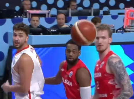  Nestvarno dodavanje Aleperena Šenguna protiv Poljske 