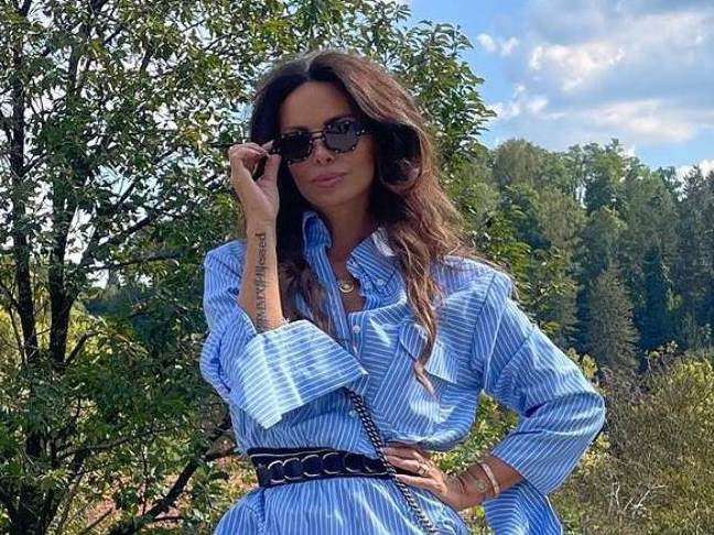  Nikolina Pišek razolićena na bazenu bivšeg muža Dragane Mirković 