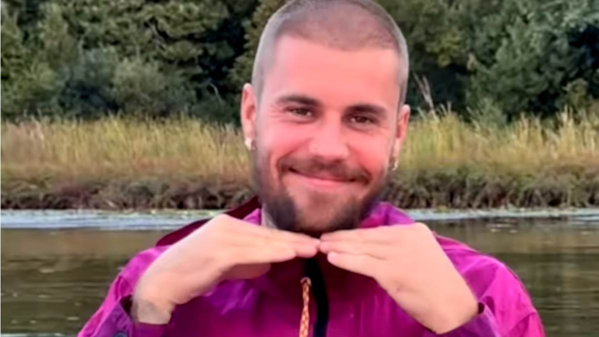  Biber samo u gaćama u šumi: Pjevač ne prestaje da šokira, kad se okrenuo fanovi se zgrozili prizorom 