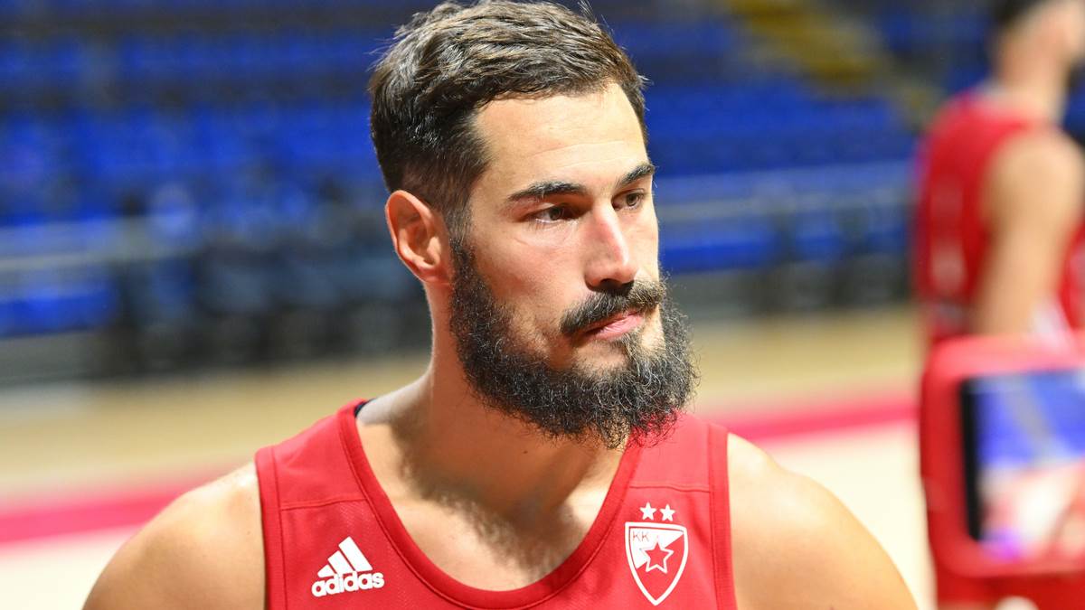  "Najbolje da mijenjamo trenere svako kolo": Kalinić se iznenadio kad je čuo da je Đoković bio na meč 