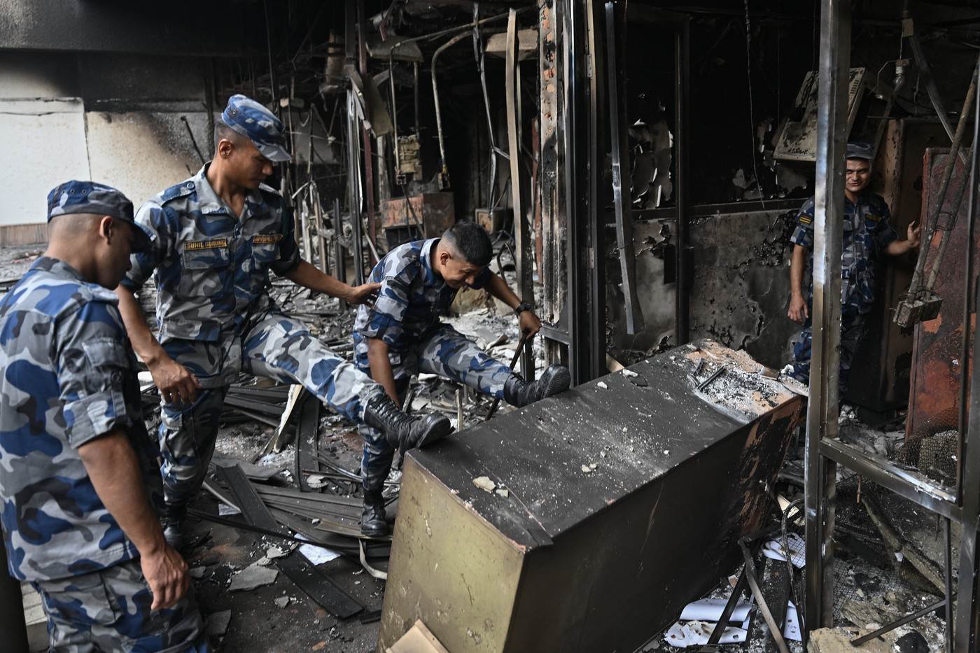   Uhapšeno 3.700 zatvorenika 