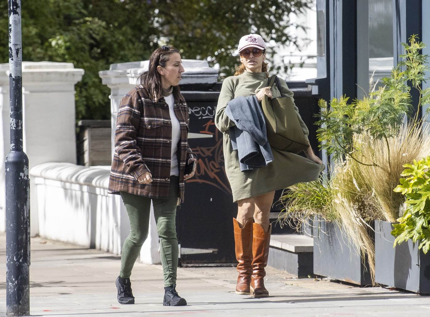  Glumica koja je osvojila Holivud pa nestala: Paparaci snimili Evu Mendez 