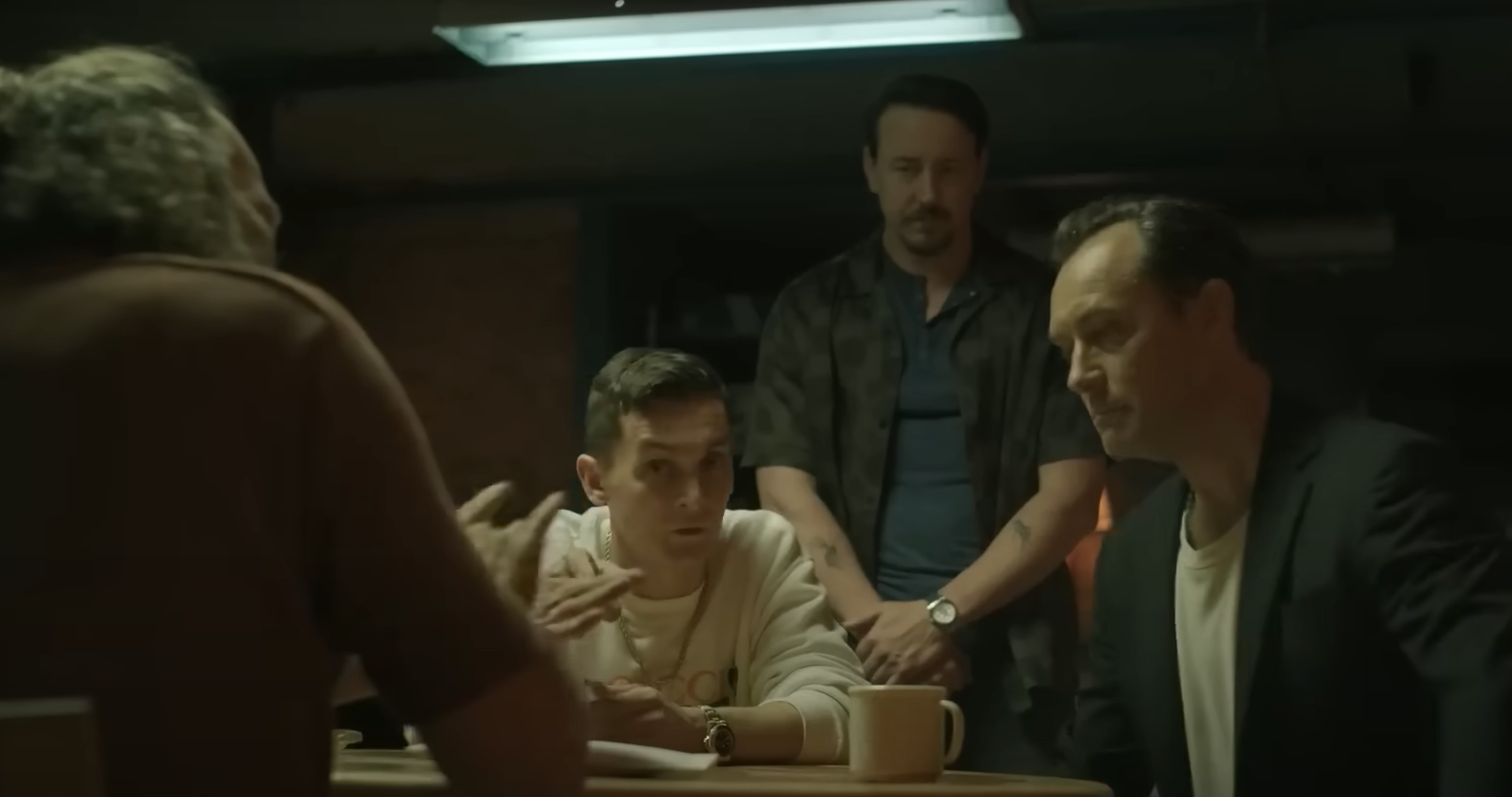  Netfliks je pustio mračnu triler seriju i svi su već "navučeni": Kao da gledate Ozark, The Bear i Su 