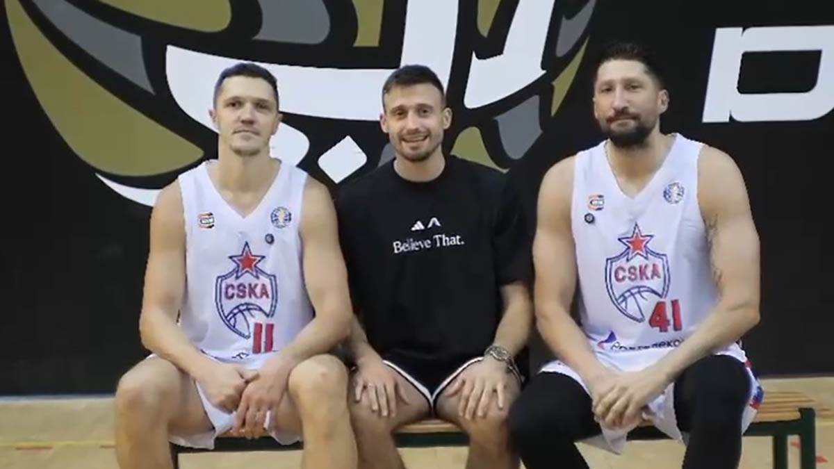 "Pozivam navijače Partizana da dođu": Aleksa sjeo sa igračima CSKA pred VTB Superkup i poslao posebn 