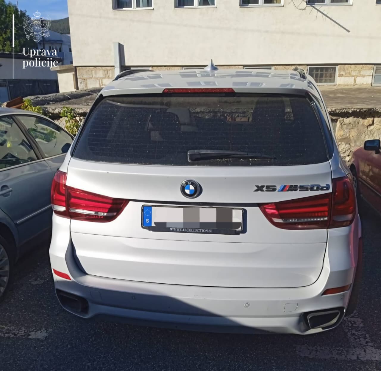  Na graničnim prelazima oduzeti automobil, duvanski proizvodi i mašina za led 