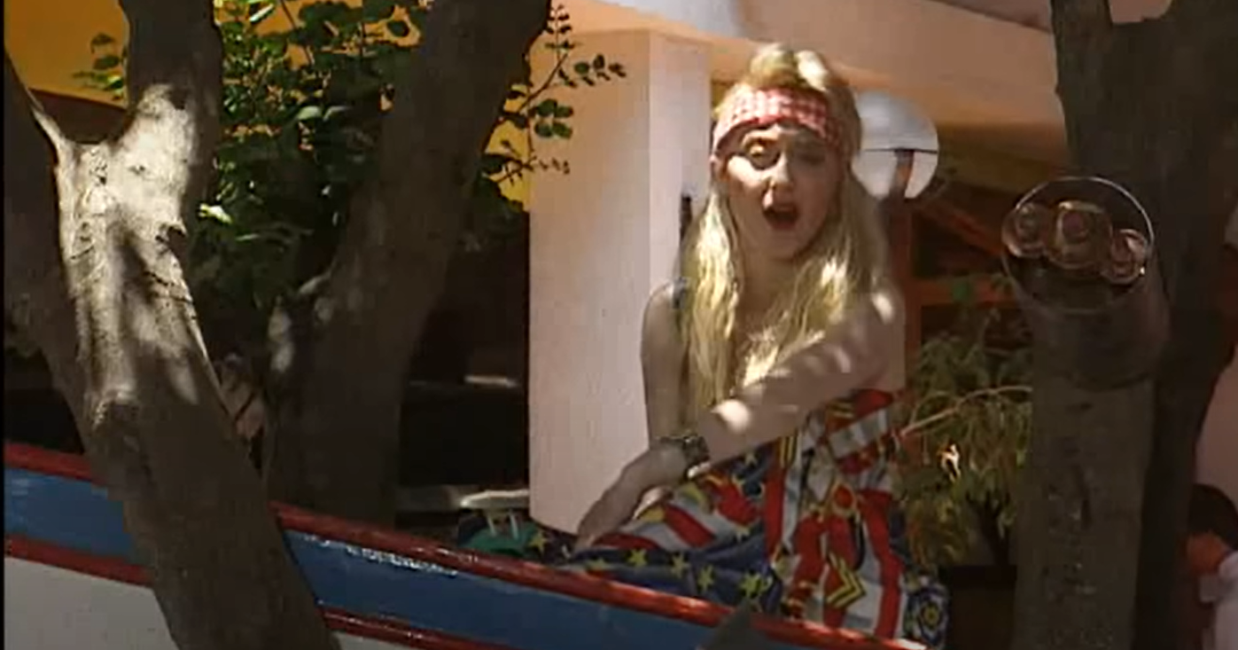  Poginula slavna turska pjevačica: Zvijezda devedesetih pala sa terase, sve gledala ćerka 