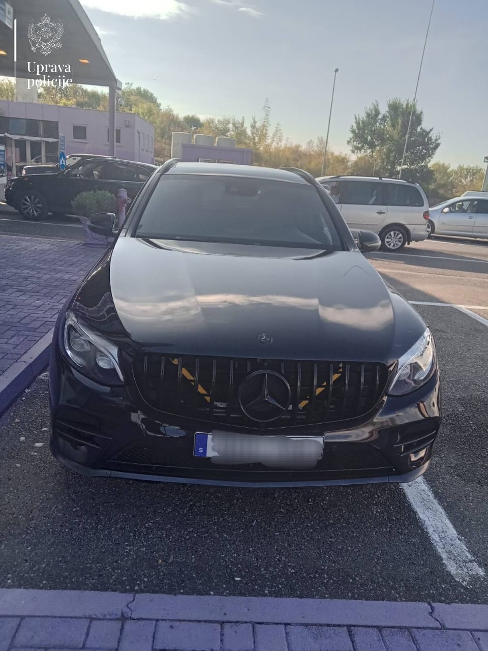  Pripadnici granične policije oduzeli dva vozila sa međunarodnih potjernica Italije i Švedske 