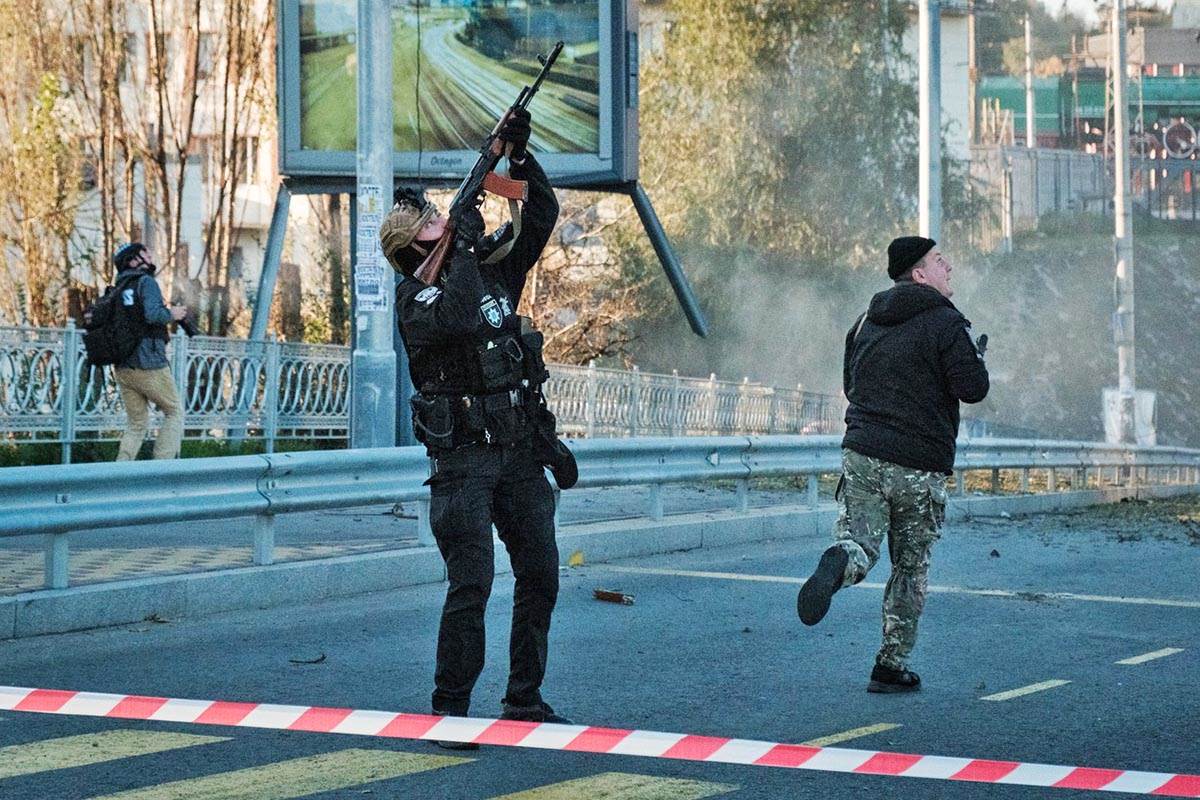  Masovni ruski napad na Kijev: Jedna osoba poginula, 15 ranjenih u višesatnom bombardovanju 