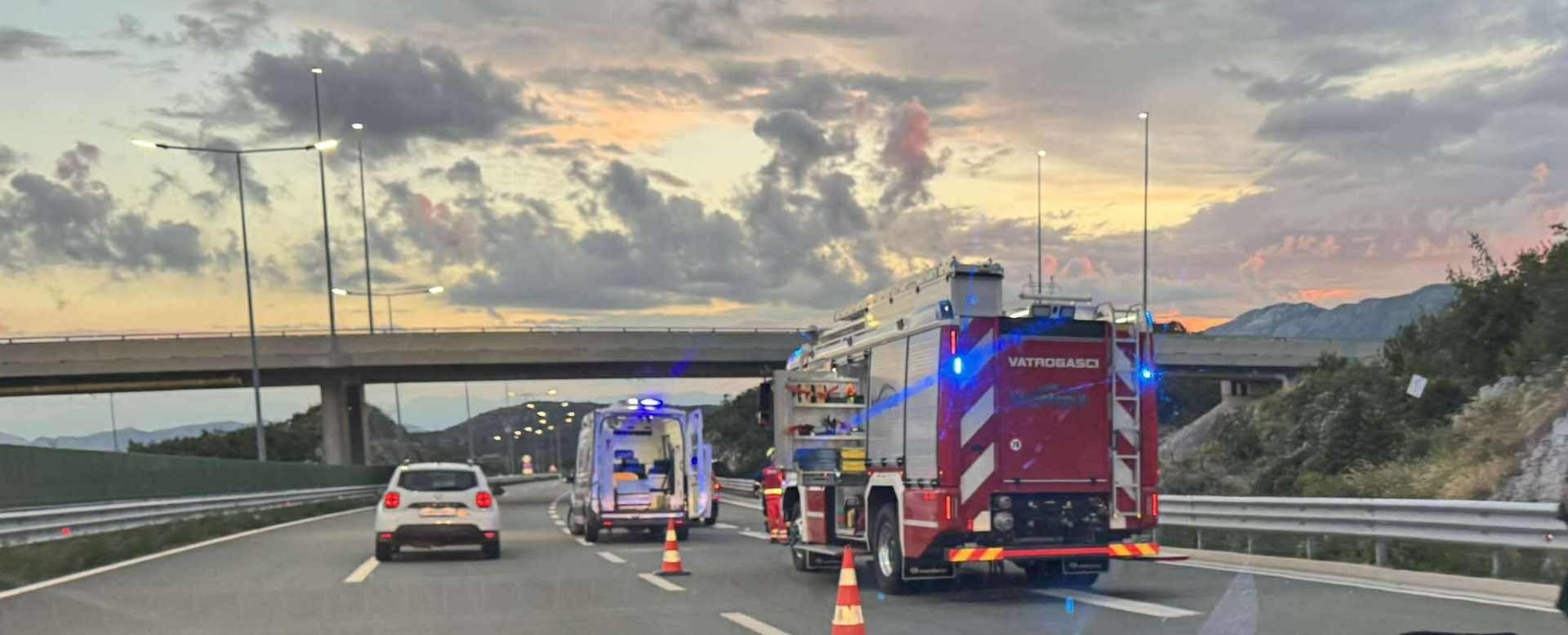  Saobraćajna nesreća na autoputu 