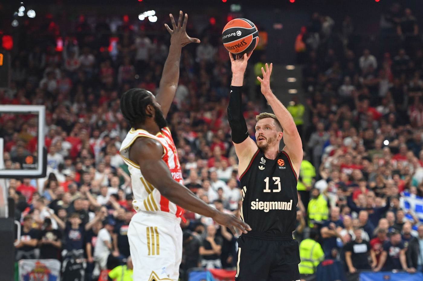  Bomba u Evroligi: Pravi se drim-tim u Dubaiju, stiže najbolji trojkaš na kontinentu 