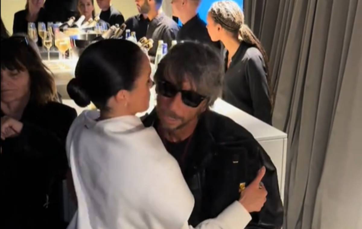  Megan krenula da poljubi dizajnera u obraz, ali se izblamirala 