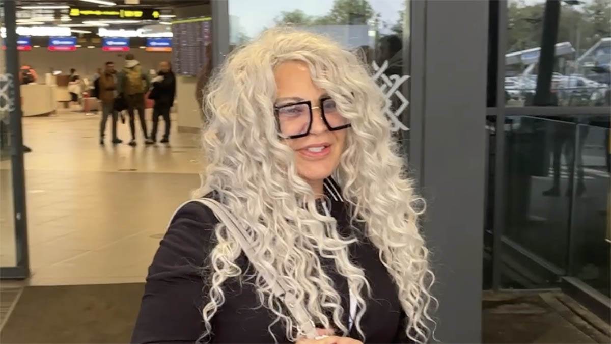  Stoja šokirala sve novim izgledom, poručila: "Nije perika, menjam za mesec dana" 