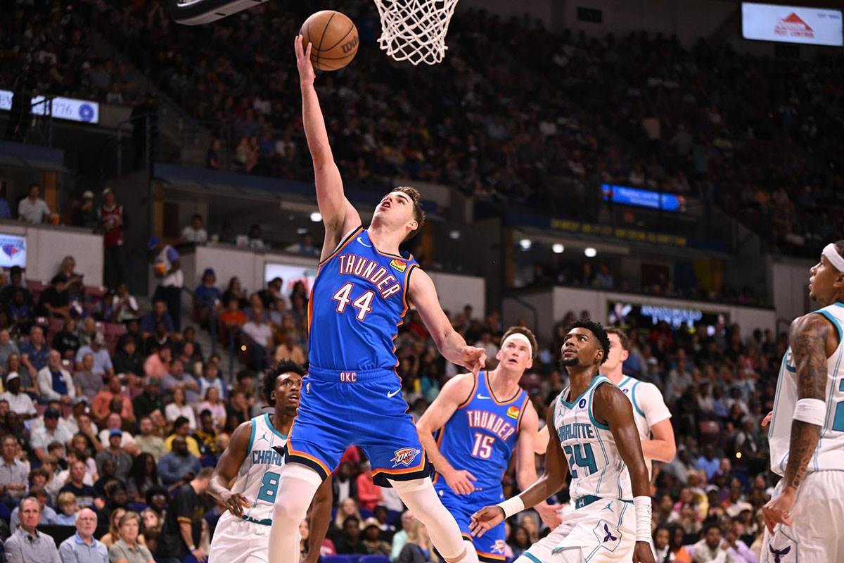  Nikola Topić zakucao 