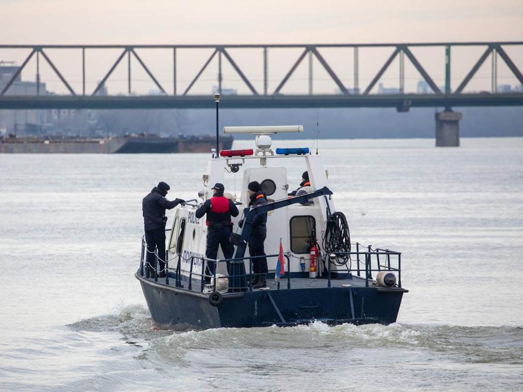  Prevrnuo se čamac na Dunavu kod Bačke Palanke: Ima mrtvih, 11 osoba završilo u vodi 