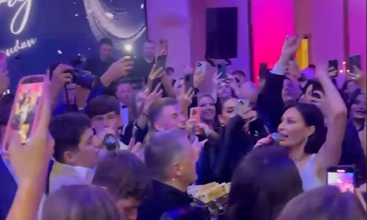  Desingerica i Ceca kod VIki na veselju  