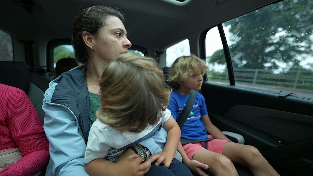  Ko sjedi pored vozača, supruga ili svekrva? 