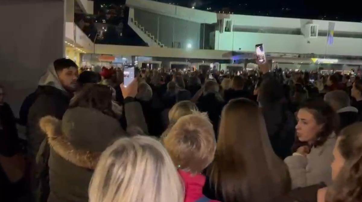  Nestvaran prizor u Sarajevu: Hiljade ljudi izašlo na ulice da oda počast Halidu, 