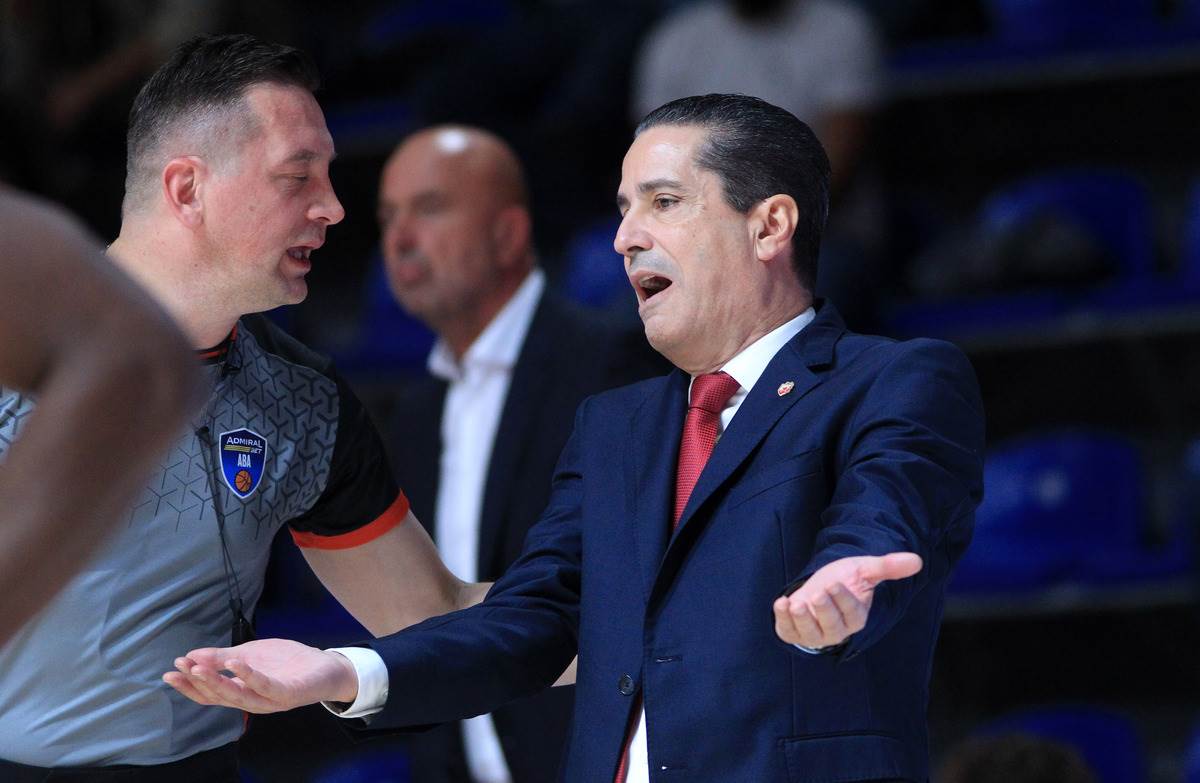  Crvena zvezda bez trenera ide u Istanbul? 