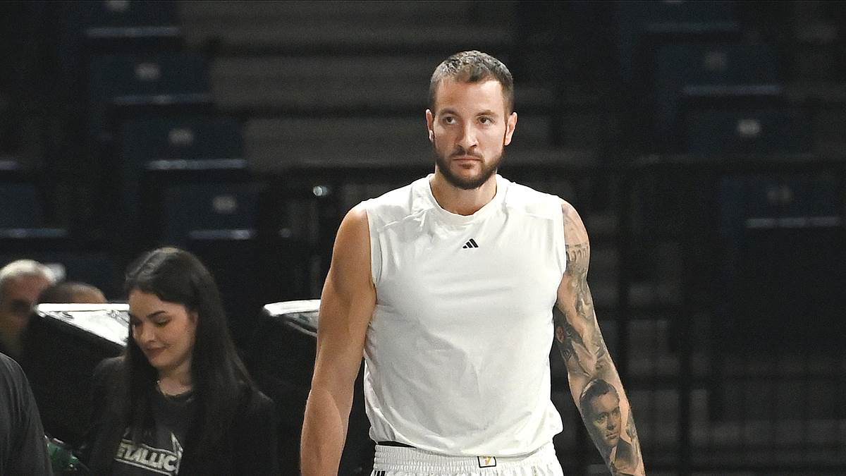  Miško Ražnatović objavio je da Žofri Lovernj odlazi u Kuvajt 