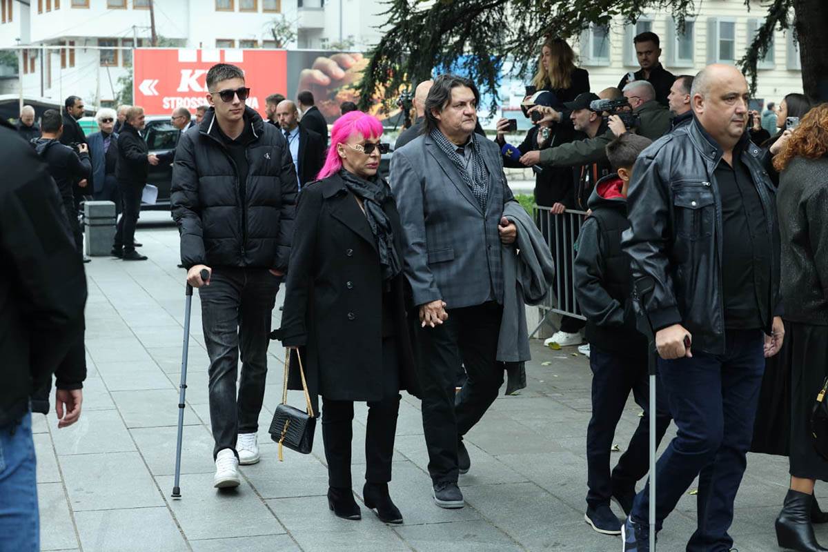  Zorica Brunclik na sahrani Halida Bešlića  